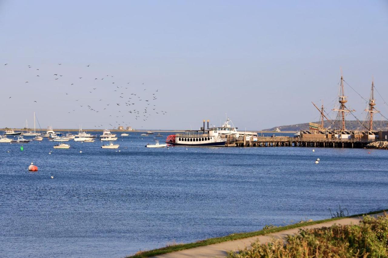 Harbourtown Suites On Plymouth Harbor Esterno foto