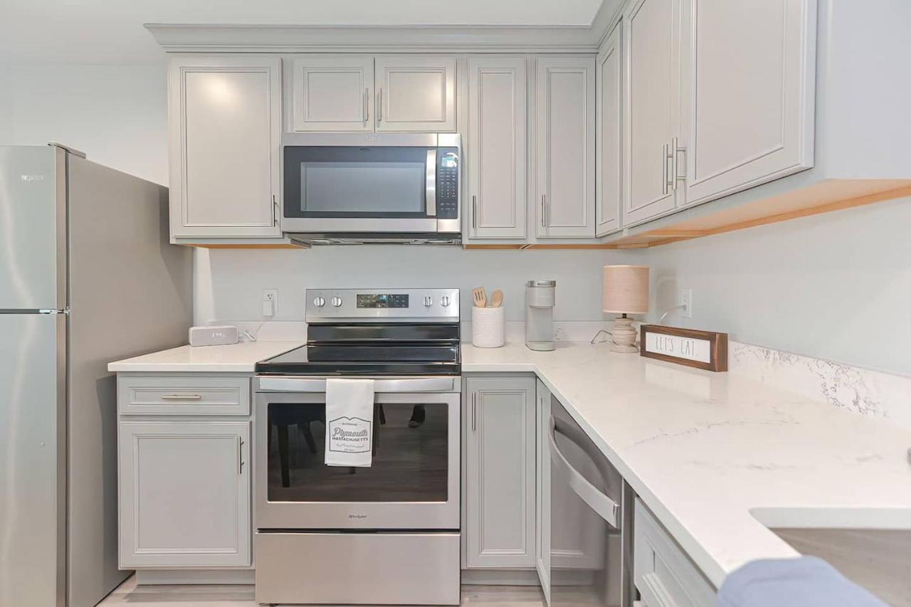 Harbourtown Suites On Plymouth Harbor Esterno foto