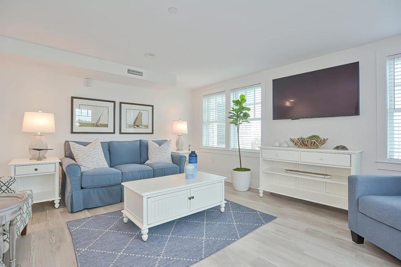 Harbourtown Suites On Plymouth Harbor Esterno foto