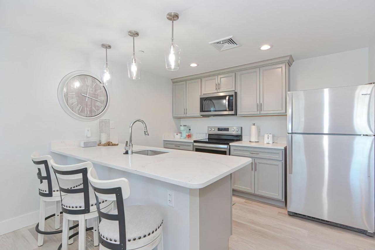 Harbourtown Suites On Plymouth Harbor Esterno foto