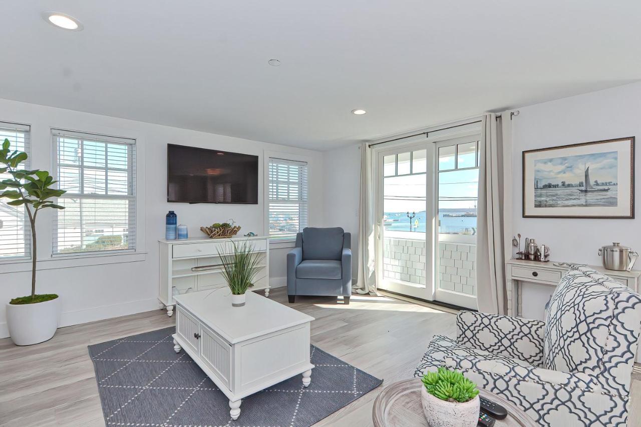 Harbourtown Suites On Plymouth Harbor Esterno foto