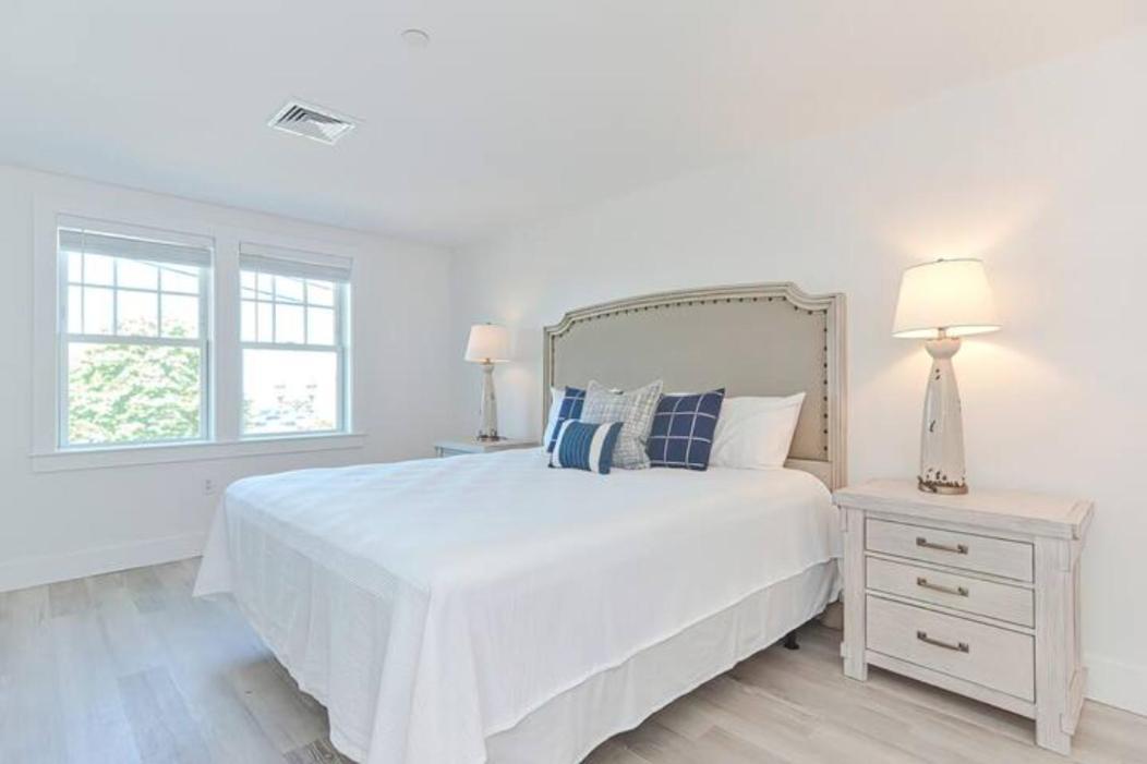 Harbourtown Suites On Plymouth Harbor Esterno foto